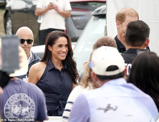 The couple slowly made their way through the crowd while at Kevin Costner's estate