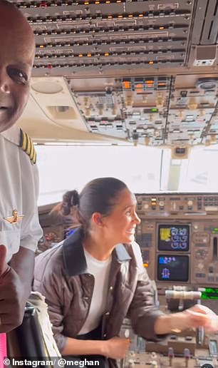 The Duchess was beaming during her flight home