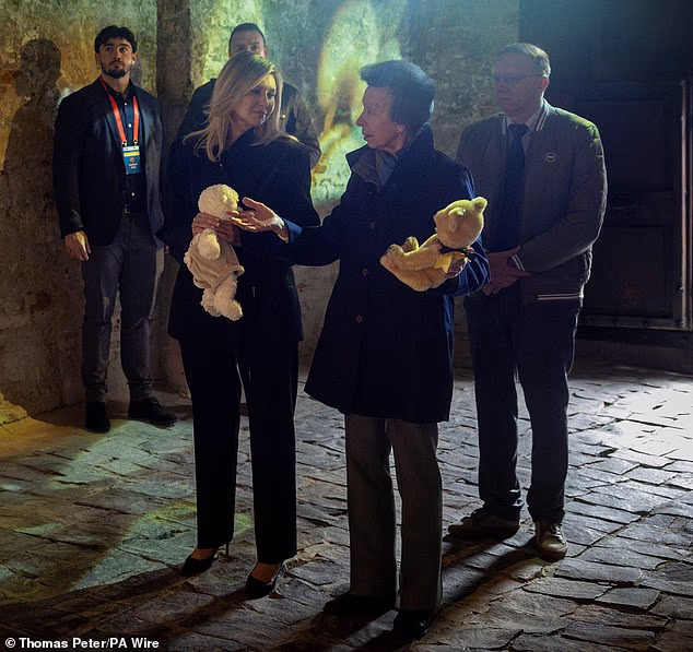 Anne told Olena that her daughter Zara 'had the same bear' when she was a little girl