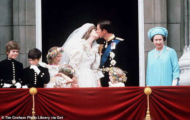 While Liza played no role in the planning process of Charles and Diana's Royal Wedding in 1981, she hosted a 'lively black-tie party at Claridge's for 500 guests' that evening, led by the late Queen and Prince Philip