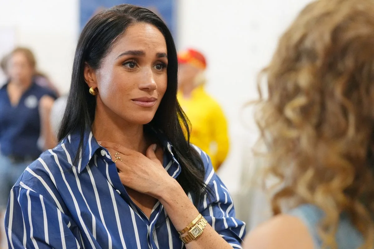 Meghan styled the brand’s Leo + Virgo Diamond Constellation Rings, stacking them in a subtle, sentimental nod to both her own sign and Prince Harry’s.