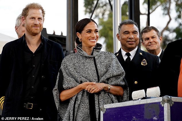 They made a guest apearance at Costner's benefit concert for Santa Barbara first responders in Montecito