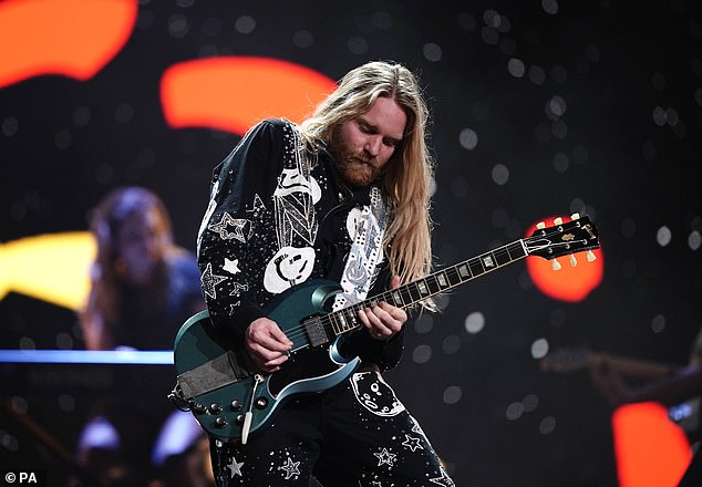 Space Man singer Sam Ryder performing during the closing ceremony of the Invictus Games yesterday