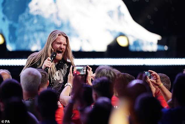 Sam Ryder performed two songs during the closing ceremony of the Invictus Games yesterday