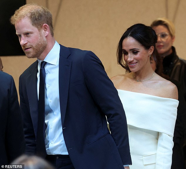 The couple arrived at the event together and walked straight to their seats in the front row