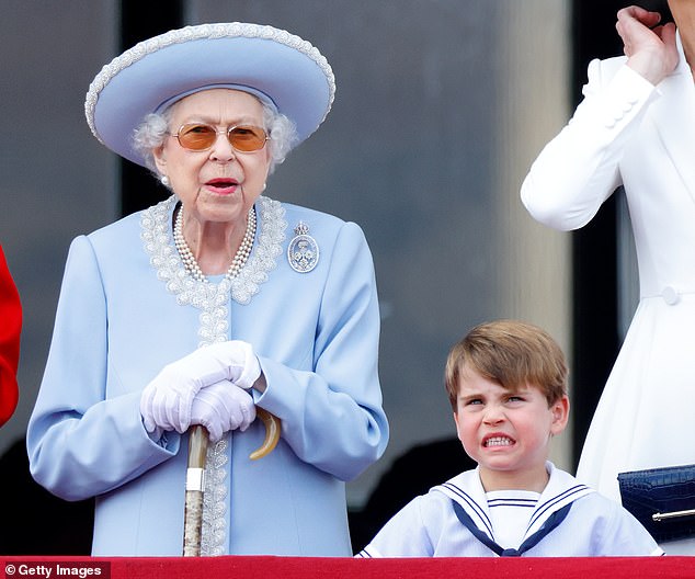 The book Endgame recounts how the royal family assembled in the hours leading up to and just after the Queen's death