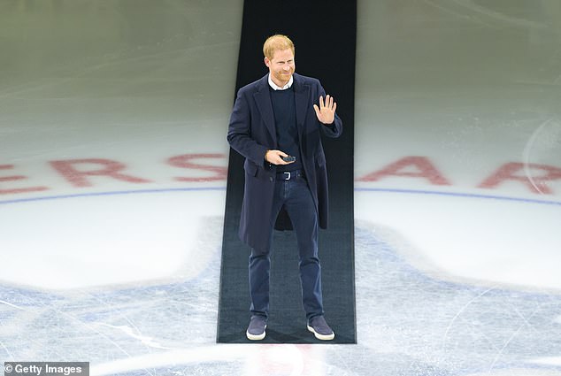 There was cheering from the crowd at the Rogers Arena for the surprise visit