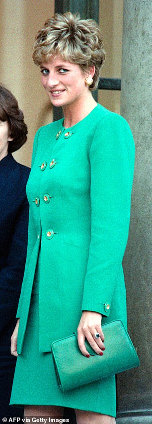 Diana wearing a similar green tunic during her trip to France in 1992