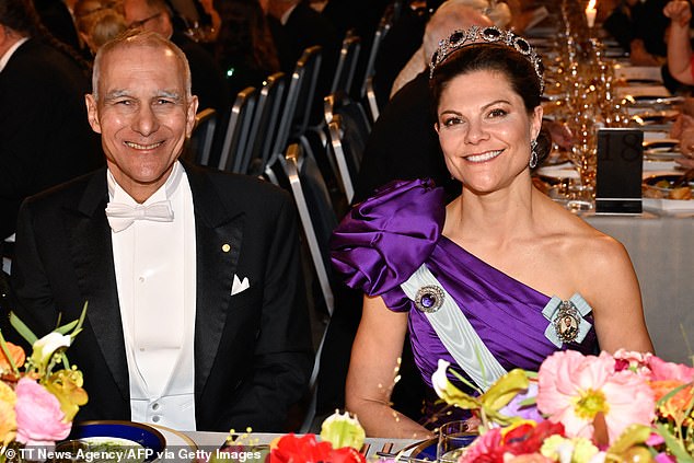 Victoria pictured with 2023 Nobel Prize in Chemistry laureate, Moungi Bawendi at last night's banquet