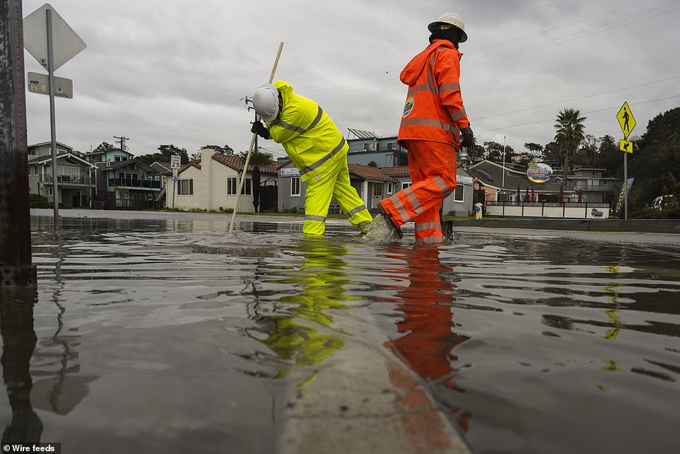 In nearby Oxnard, residents have reported being trapped in their cars as multiple streets in the area are submerged with water. A tornado warning has been issued for central Ventura County until 2am local time. Meteorologists have warned that a severe thunderstorm capable of producing a tornado was located near Oxnard early Thursday morning, moving north at 15 mph.