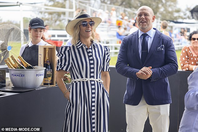 The mother-of-two also opted for a wide-brim hat and some shades to shield herself from the sun