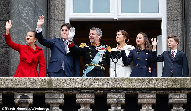 Princess Isabella, Crown Prince Christian, King Frederik X of Denmark, Queen Mary of Denmark, Princess Josephine and Prince Vincent wave after the proclamation