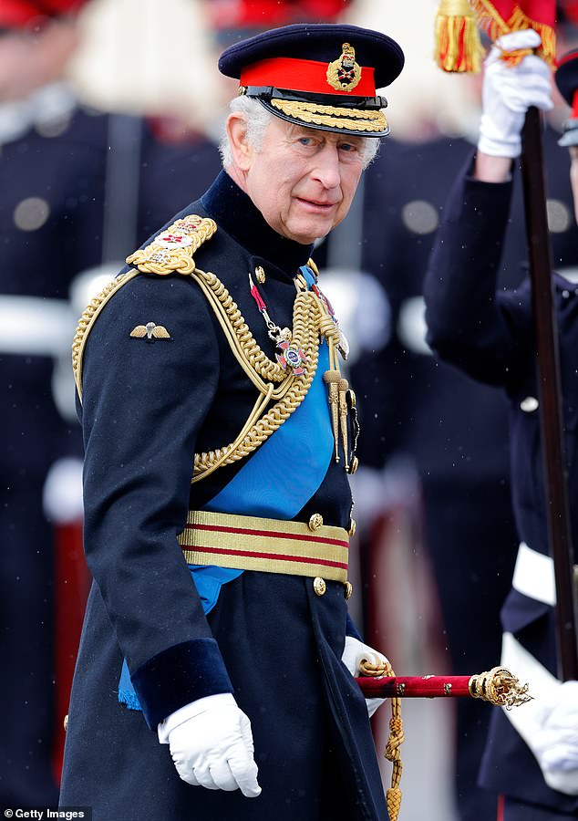 On May 7, at a private meeting in Buckingham Palace, the King presented the Duke of Norfolk with a silver gilt Coronation Cup