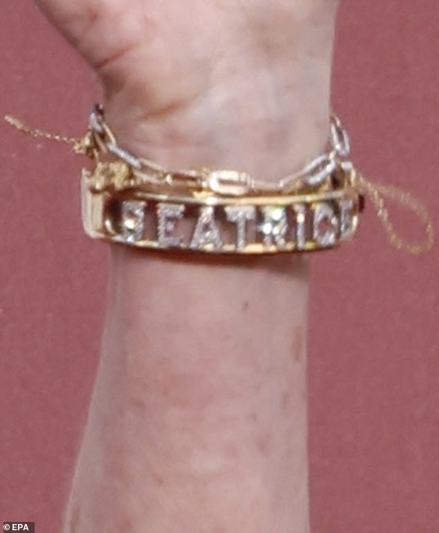 The bracelet had the names of her two daughters, Beatrice and Eugenie