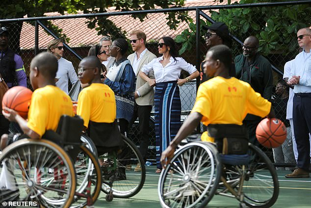 The couple spoke to organisers and watched on as the children practiced at the court in Lagos