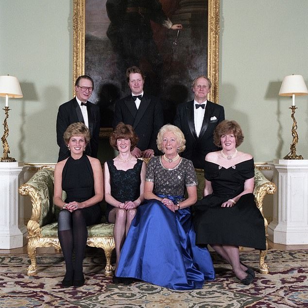 Lord Fellowes (top left) with Princess Diana and her family in 1995. Sitting (from left): Diana, Lady Sarah McCorquodale (sister), Frances Shand Kydd (mother), and Jane Fellowes (sister). Standing (from left): Lord Fellowes, Charles, Earl Spencer (brother) and Neil McCorquodale