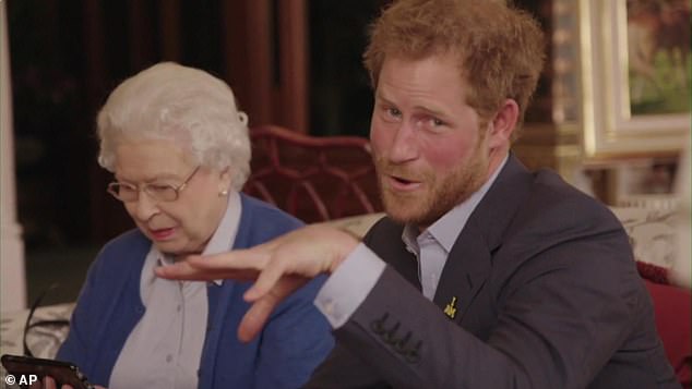 Harry's iconic mic drop moment with Queen Elizabeth after watching video from Barack and Michelle Obama in 2016