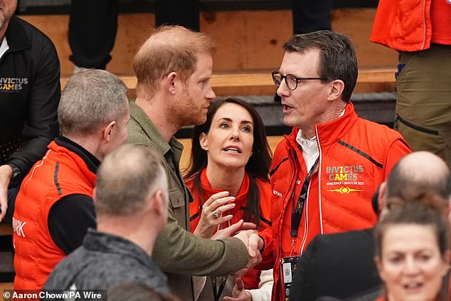 He chatted with Prince Joachim of Denmark and his wife Princess Marie as they stood courtside