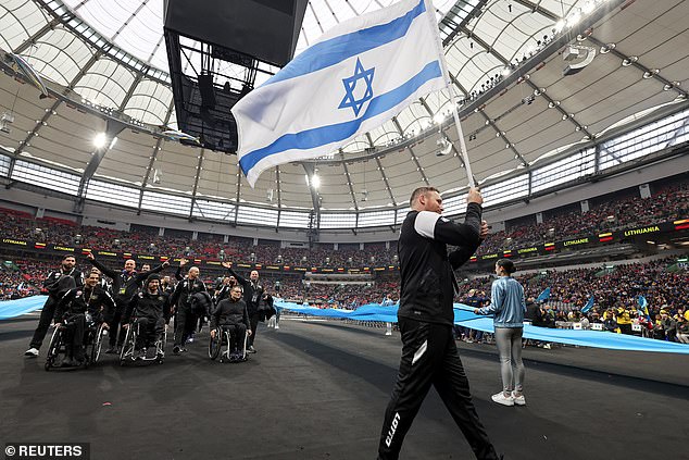 Israeli athletes take part in the parade during the opening ceremony of the Invictus Games