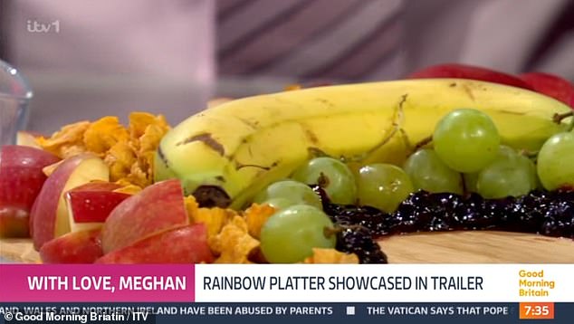 Richard explained that the banana at the centre of the platter was unpeeled because he didn't normally have to peel his own bananas, taking a swipe at Meghan