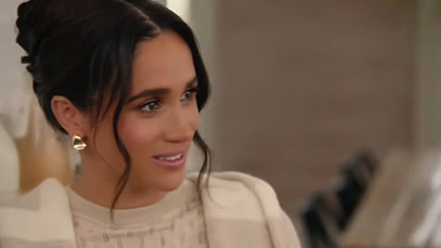 The Duchess of Sussex double took when Mindy Kaling said 'lewk' instead of 'look'