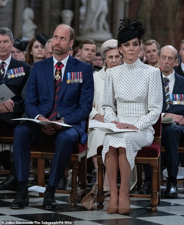 Kate placed her small brown leather bag on the floor as the service at Westminster Abbey took place